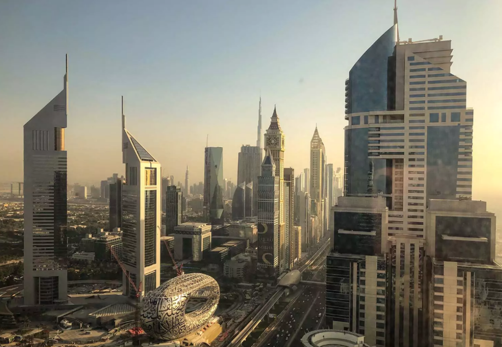 Blick auf Wolkenkratzer in Dubai