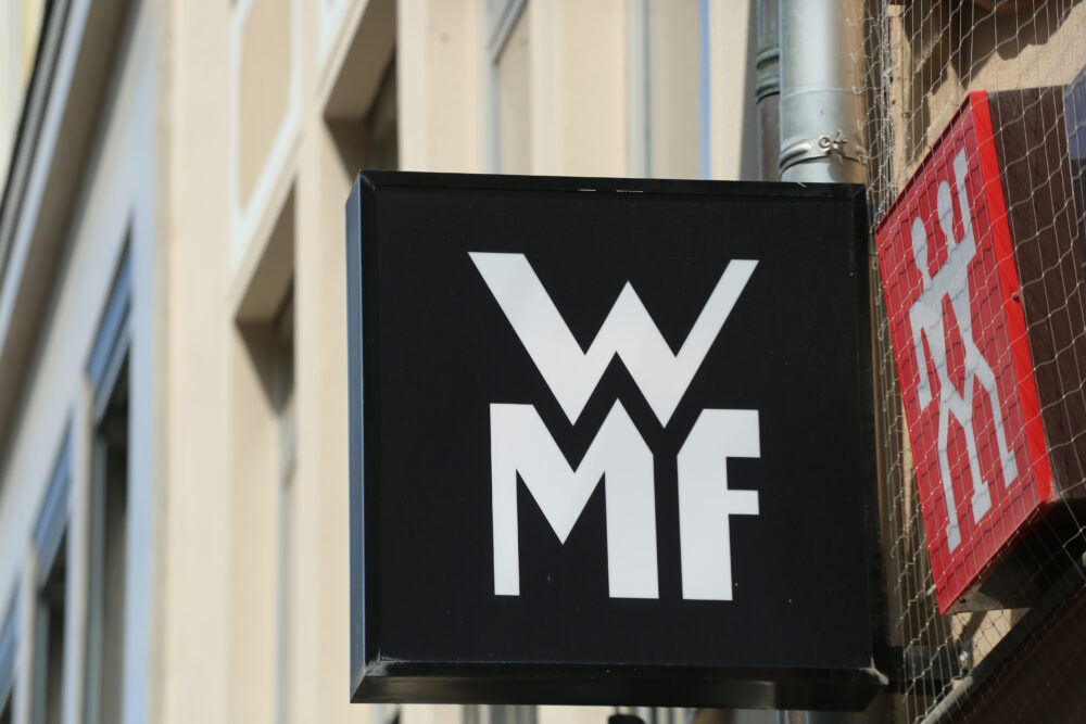WMF Logo am Eingang zu eine Geschfäft